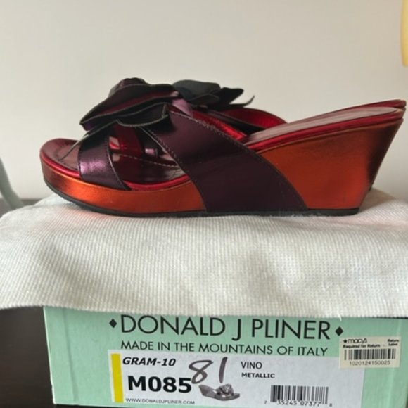 DONALD J PLINER  VINO METALLIC , GRAM-10 PLATFORM WEDGES, 8.5 M/ US - Picture 3 of 14